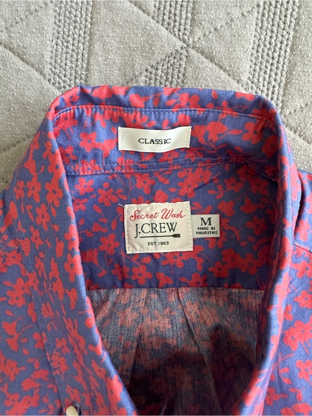 NWT J.Crew Secret Wash Short Sleeve Shirt Mens Medium Classic Fit Floral Blue